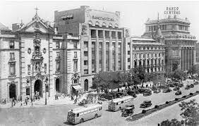 Se crea el Banco de San Carlos y la Lotería Nacional