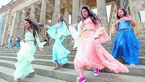 Los rom, romaníes, gitanos o cíngaros