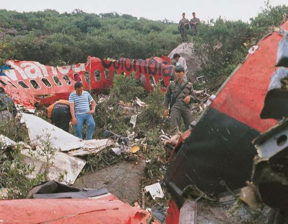 ATENTADO CON BOMBA"AVION 203 DE AVIANCA"