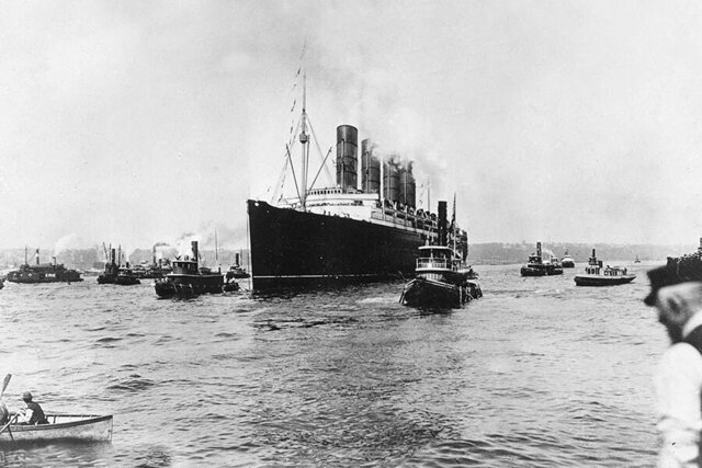 German submarine sinks the Lusitania