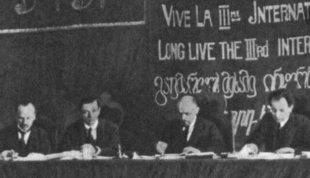 John Doherty funda la Asociación Nacional para la Protección del Trabajo.