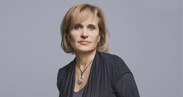 Mujer: Primera CONTRALORA GENERAL