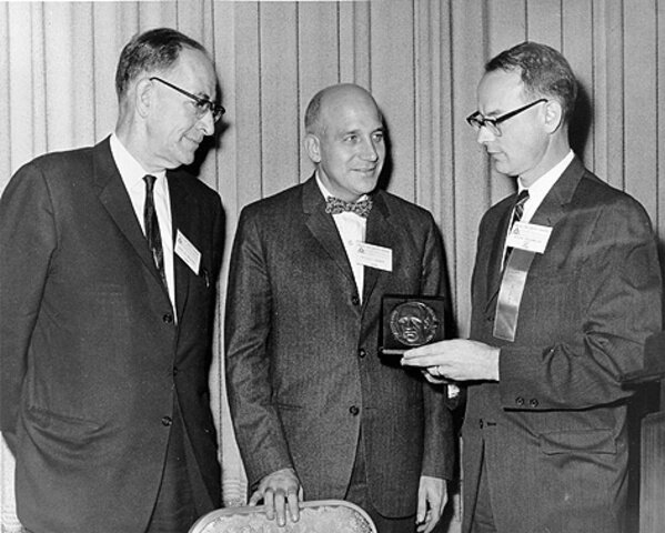 Hamilton Smith, Daniel Nathans, Werner Arber