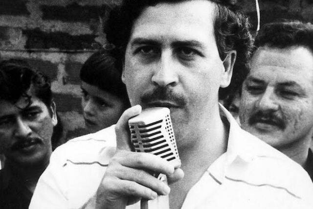 Diciembre - 1993 Pablo Escobar es dado de baja