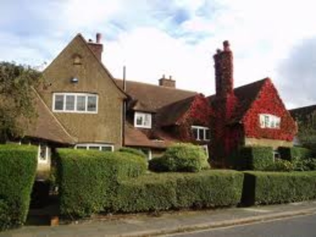 Born on this date. This British-American celebrity was born to Amercan parents residing in Northwest London in Hampstead Garden Suburb.