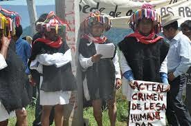 45 indígenas tzotziles mueren asesinados en Chiapas.