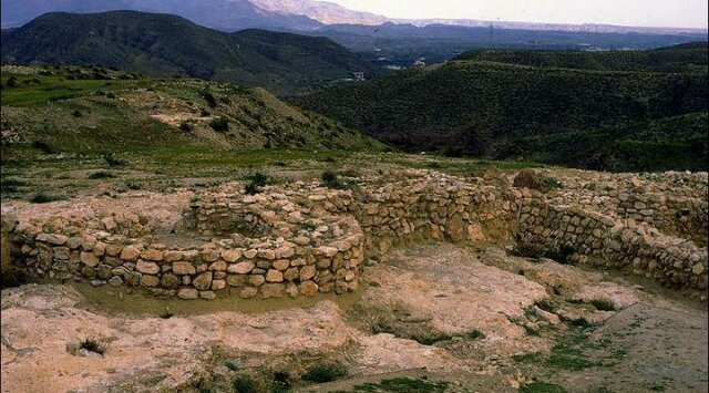 PUEBLOS PRERROMANOS:Los Tartessos influenciaron el desarrollo de la minería.  Creación de ciudades.
