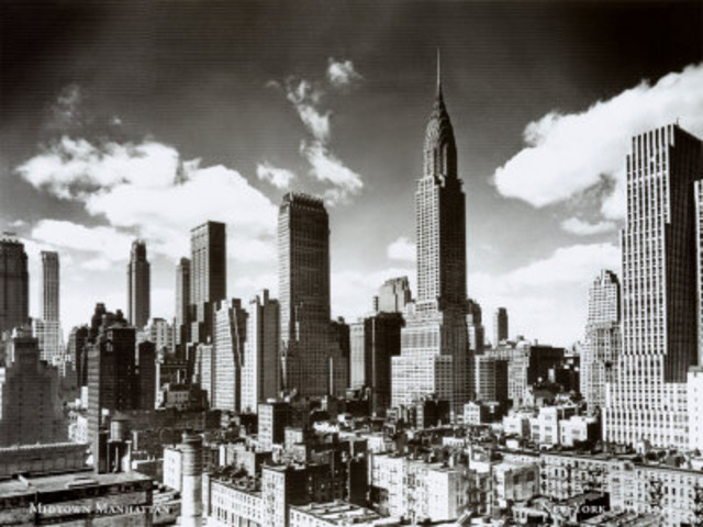 Shortly before the beginning of World War II, her parents decided to return to the United States to avoid hostilities. Her mother took the children first, arriving in New York