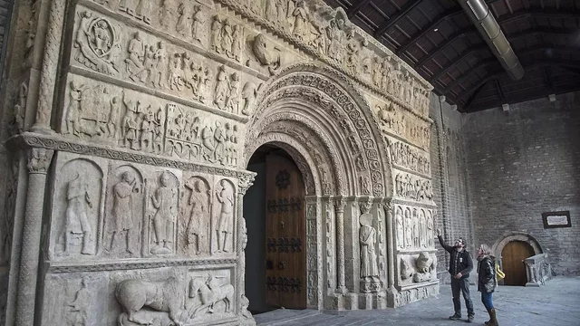 PORTALADA DE SANTA MARIA DE RIPOLL