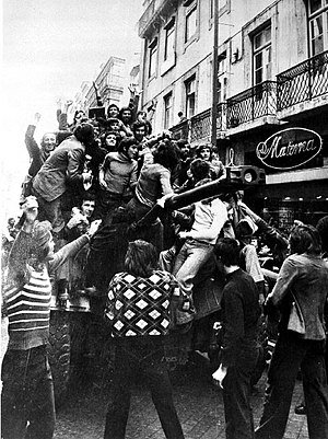 Revolução dos Cravos