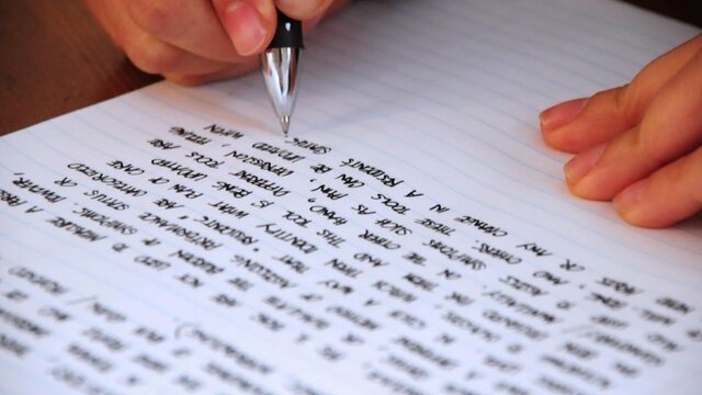 Querer escribir con la mano derecha