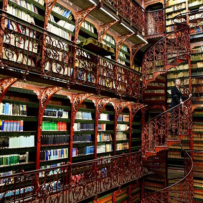 Timeline: Histoire des institutions - Patrimoine et Archives