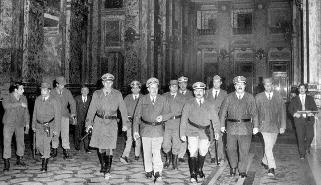 Golpe de Estado y primer ruptura democratica