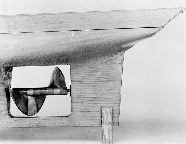 Cascos de hierro y hélices, de los barcos