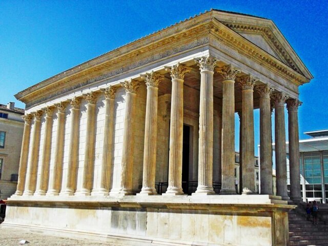 Maison Carrée