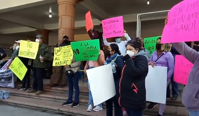 Manifestación frente a presidencia municipal de Atitalaquia