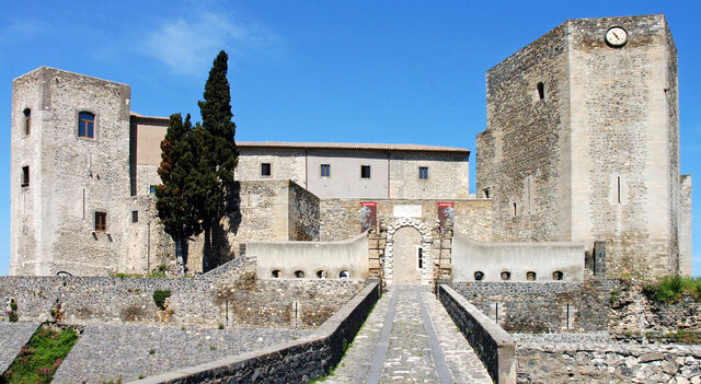 Quali sono le testimonianze artistiche che i normanni ci hanno lasciato