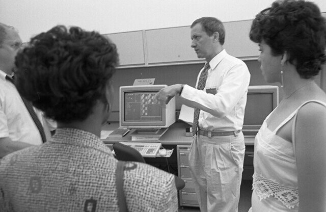 Carnegie Mellon establishes the Design Research Center (DRC), advancing the impact of the science and theory of design.