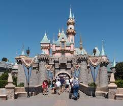 Se estrena Disneyland