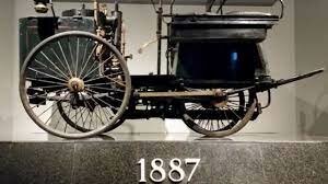 Coche con motor de gasolina