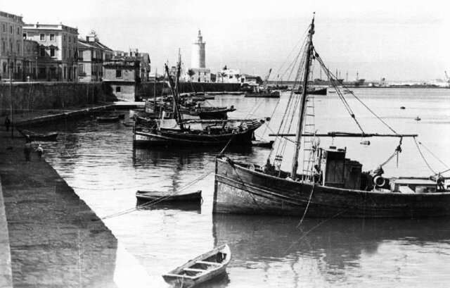 ECONÓMICO - POLÍTICO -  CULTURAL Pesca Industrial en Chile