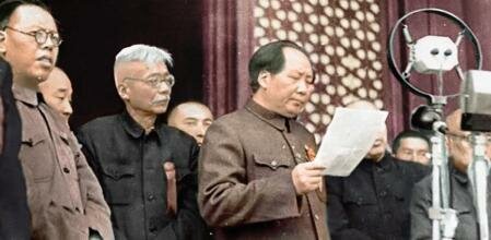 Mao Zedong se alza victorioso