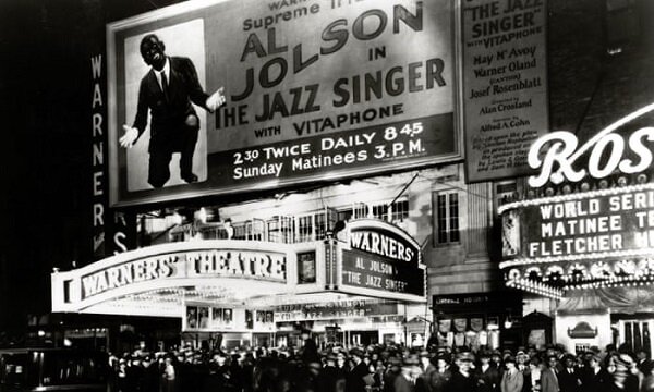 Surge la comedia musical