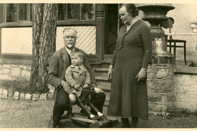 Ģimenes bilde ar mazdēlu