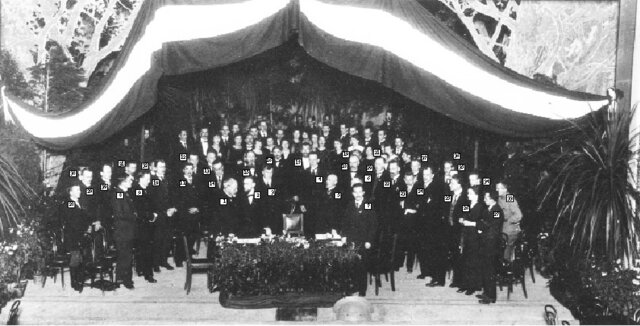 Latvija iegūst neatkarību