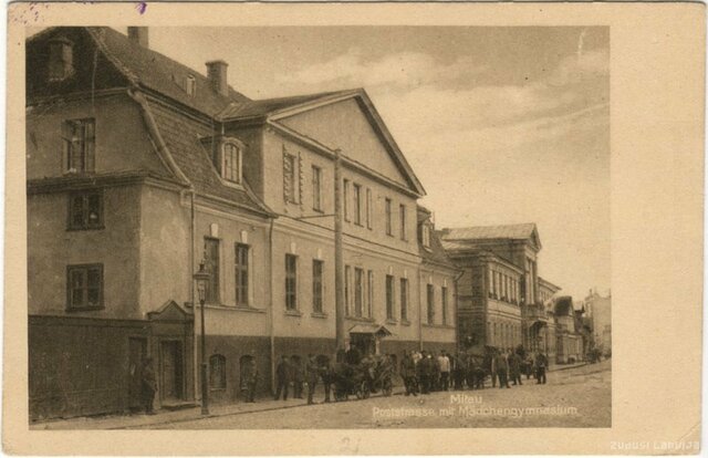 1.2. Piemineklis pie Jelgavas Meiteņu ģimnāzijas (nākotnē)