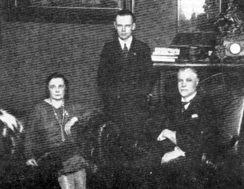 1929. gada bilde ar ģimeni