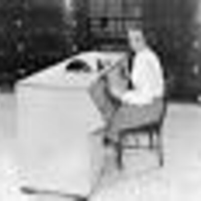 Timeline: El Analizador diferencial fue un computado analógico mecánico diseñado para solucionar ecuaciones diferenciales por integración