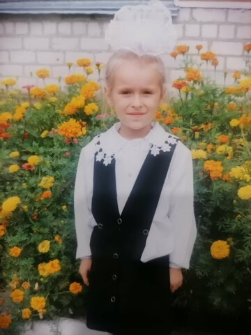 Пішла в 1 клас Довбиської ЗОШ