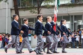 Formo parte de la escolta de la escuela