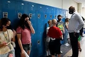 Ja anem a l'institut.