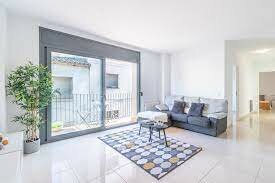 MENVAIG A VIURE A CASA LA MEVA AVIA