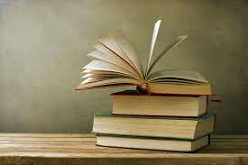 Publico su trabajo titulado "Constructing Achivement Test"