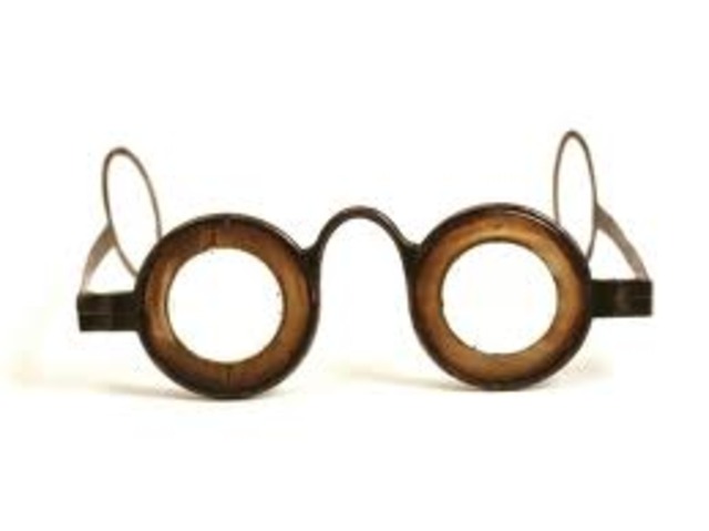 Roger Bacon invents spectacles