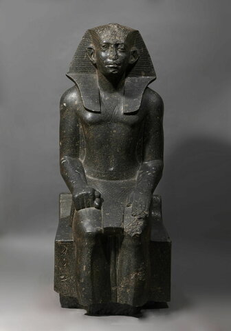 Estatua sedente del faraón Sesostris III