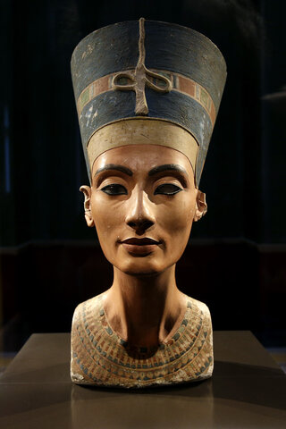 Busto de Nefertiti