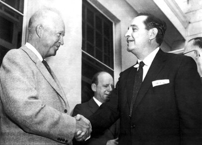 Faubus and President Dwight D. Eisenhower meet