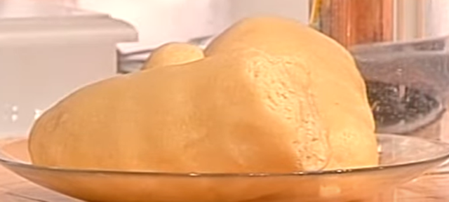 PREPARIAMO LA PASTA REALE (di mandorle)