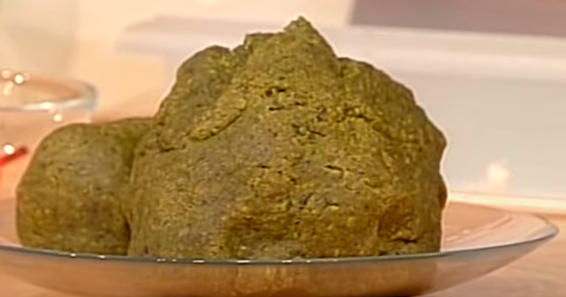 PREPARIAMO LA PASTA DI PISTACCHIO