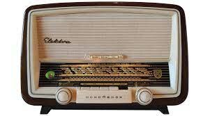 Primera transmissió de ràdio.