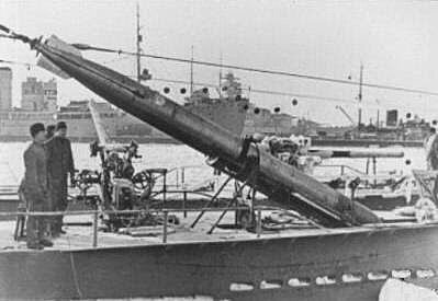 Alemania lanza torpedos