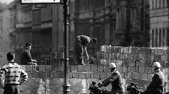 Se levanta un muro de separación