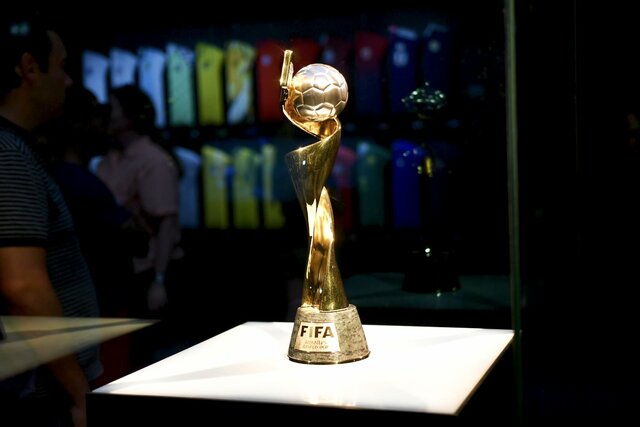 Première édition de la coupe du monde féminine (non reconnue par la FIFA)