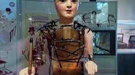 Timeline: automate dessinateur ecrivain de maillard robot