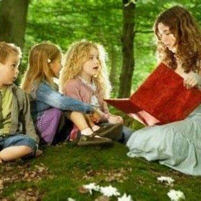 Timeline: UNA HISTORIA QUE CONTAR