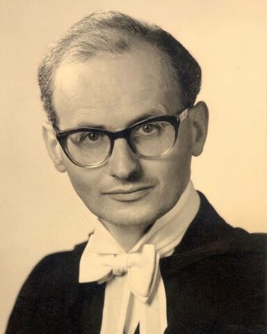 Imre Lakatos is born